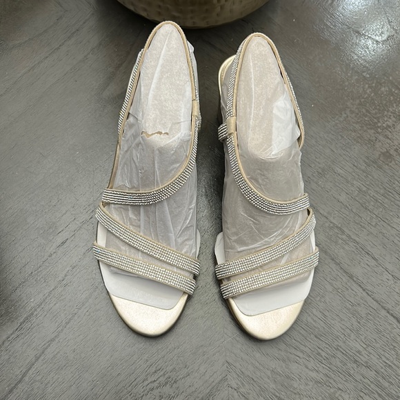 NATURALIZER Vanessa Strappy Sandals (NARROW) - Picture 4 of 14